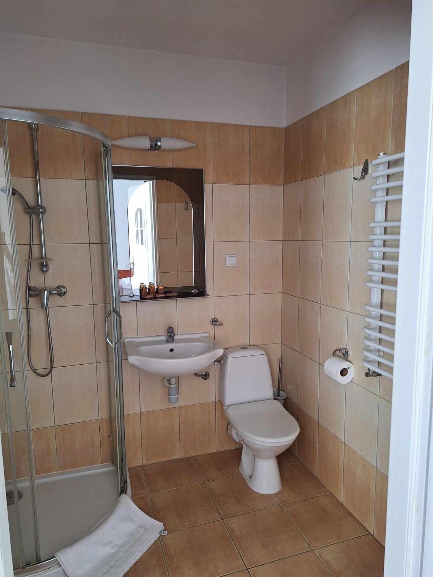 Hotel *** Nat Krynica Zdroj Buitenkant foto