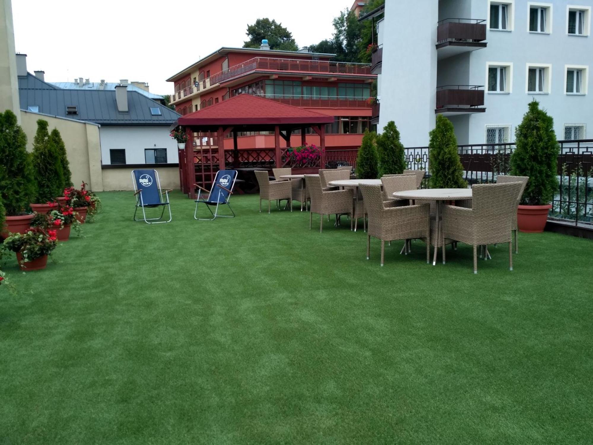 Hotel *** Nat Krynica Zdroj Buitenkant foto