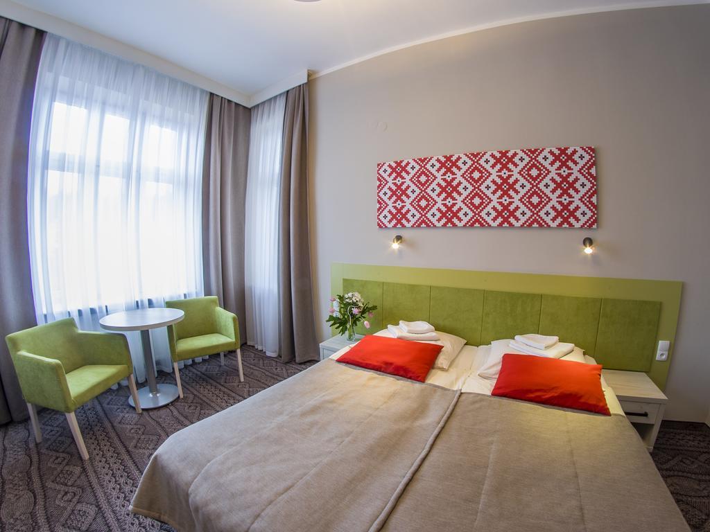 Hotel *** Nat Krynica Zdroj Buitenkant foto