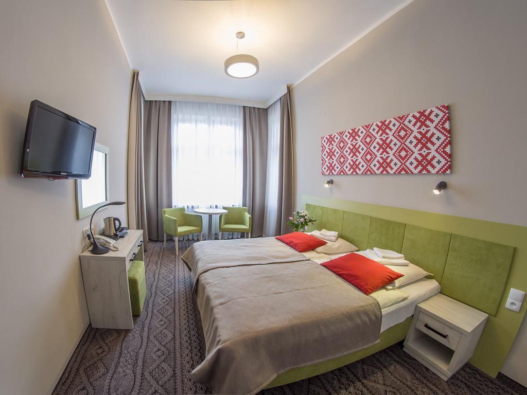 Hotel *** Nat Krynica Zdroj Buitenkant foto