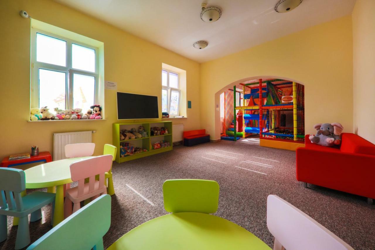 Hotel *** Nat Krynica Zdroj Buitenkant foto