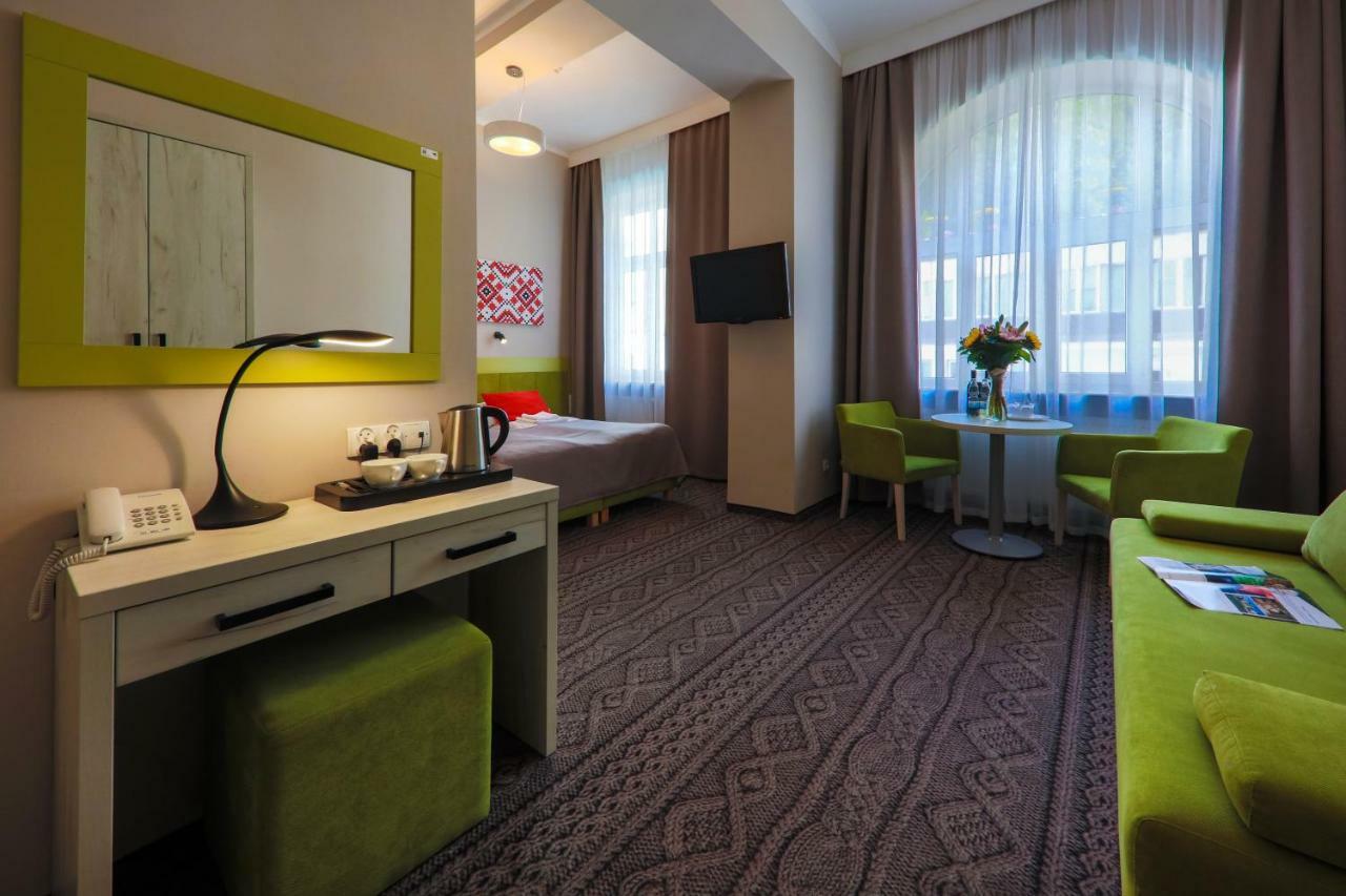 Hotel *** Nat Krynica Zdroj Buitenkant foto